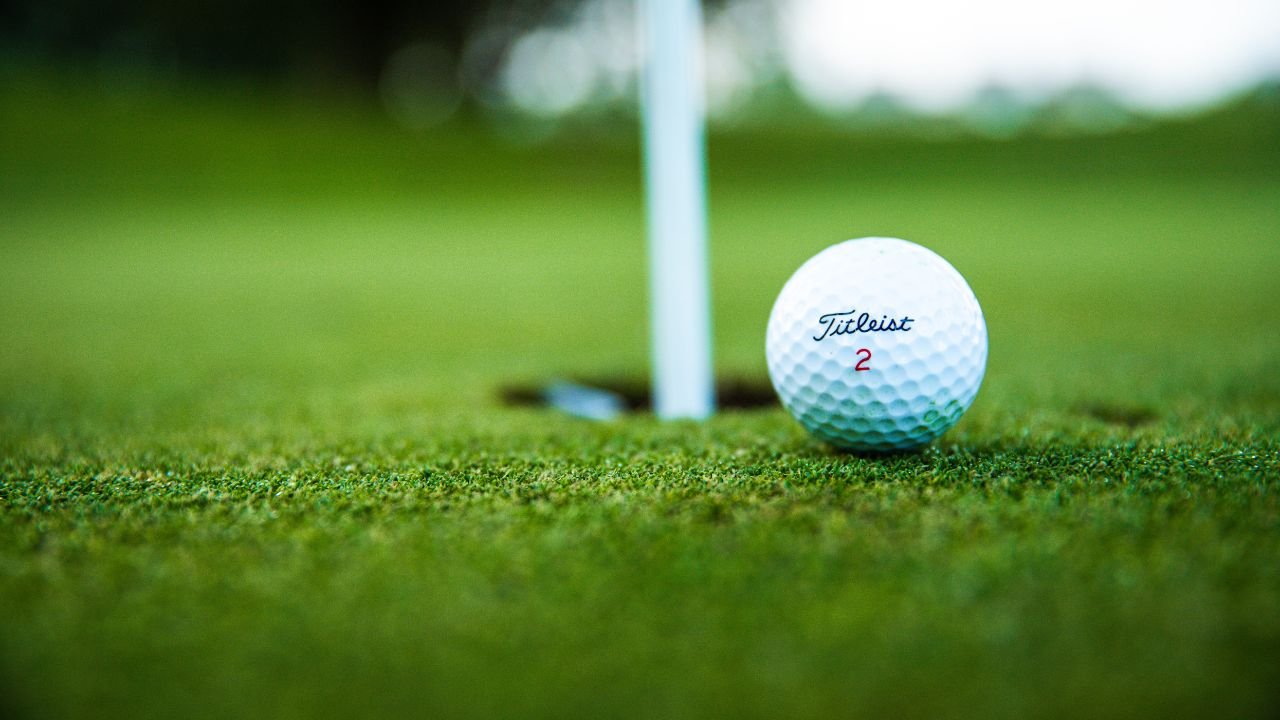 How much does it cost to build a 9-hole golf course in Florida