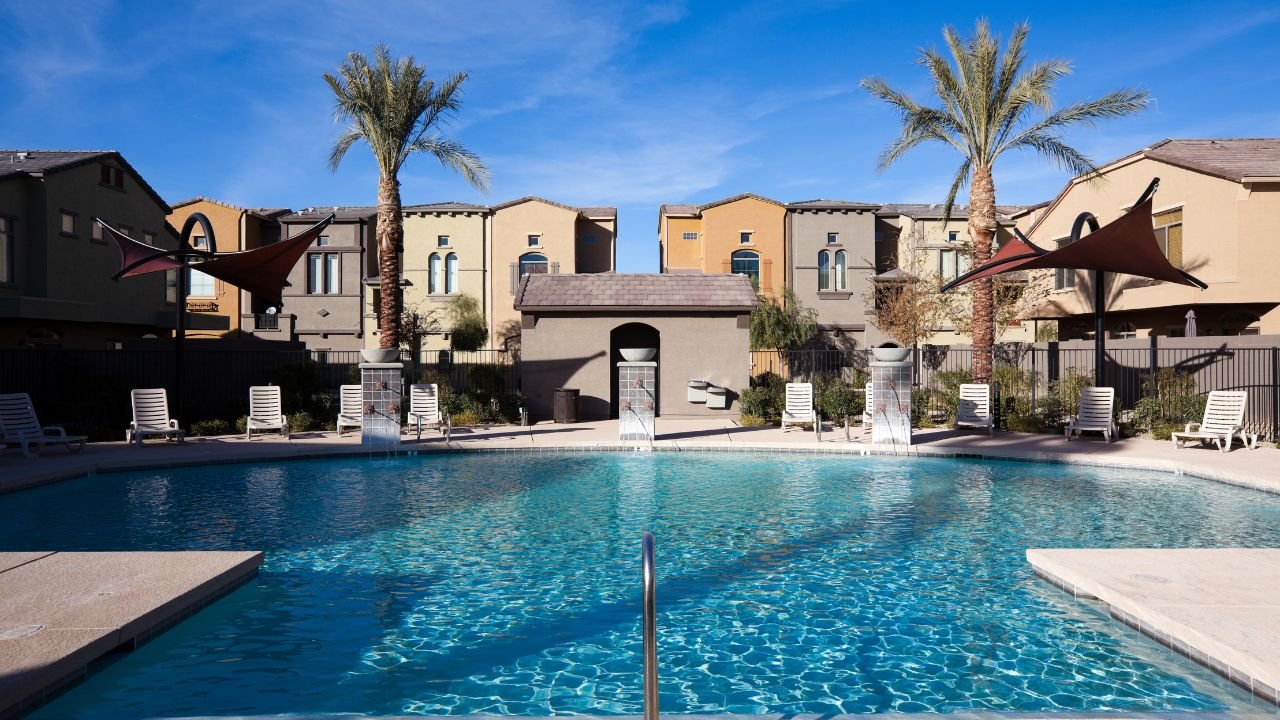 How to Become a Pool Builder in Florida